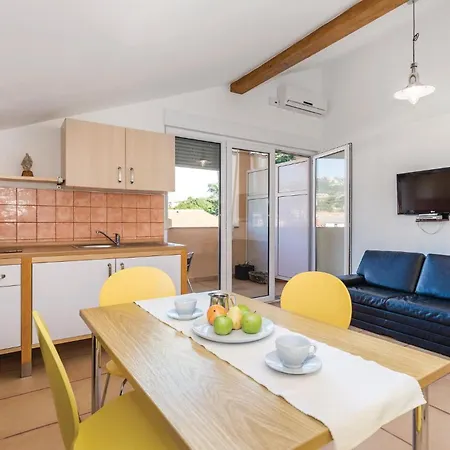 Apartment Gorgeous In Palit