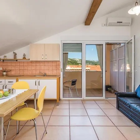 Apartmán 1 Bedroom Lovely In Palit New Translation