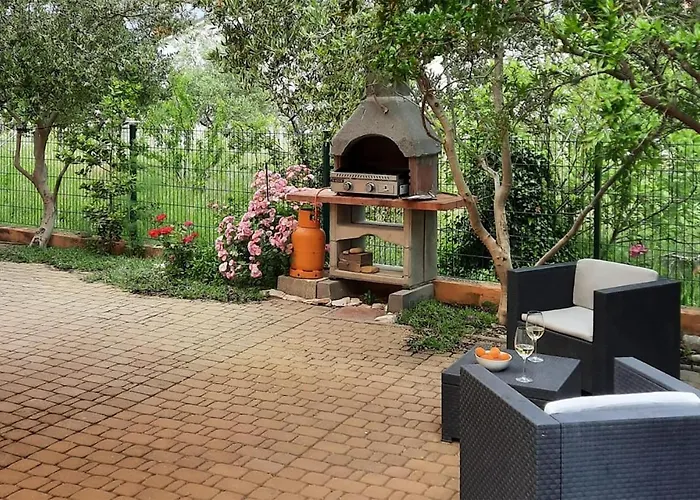 1 Bedroom Lovely In *