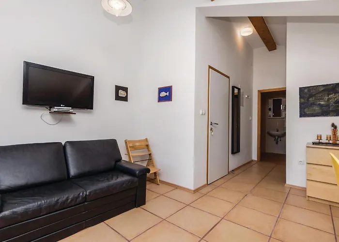 1 Bedroom Lovely In *